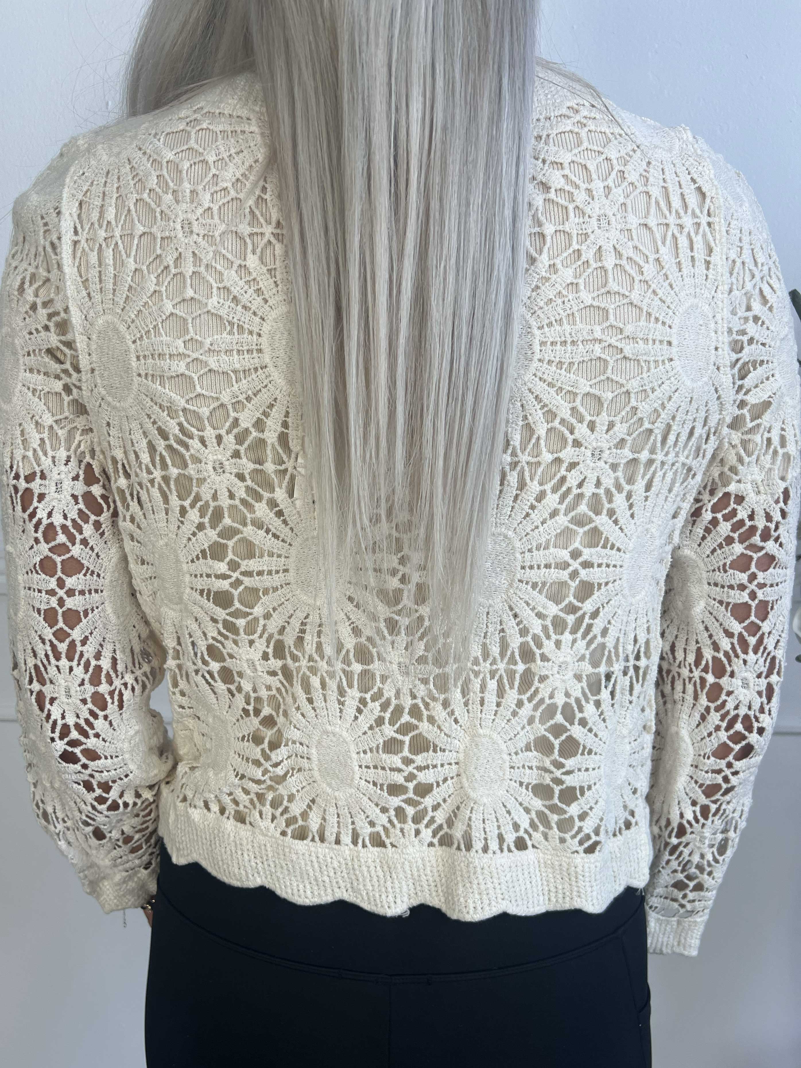 Helina - Kort hæklet cardigan i bomuld med knapper